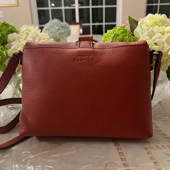 Vince Camuto -NWT Ruthie Small Crossbody Handbag Purse Black Leather MSRP $158 - Picture 3 of 9